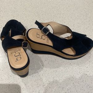 Traveling? Make the best of an excellent situation, new platform sandals!